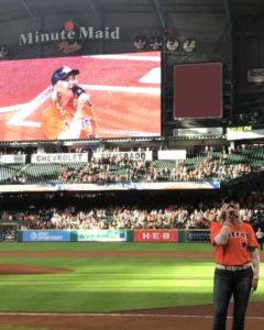 Shannon Perry sings National Antheim at Houston Astros